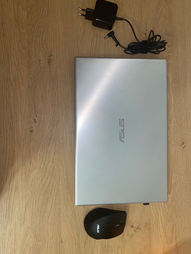 Laptop ASUS VivoBook S512J, cu mouse și geantă