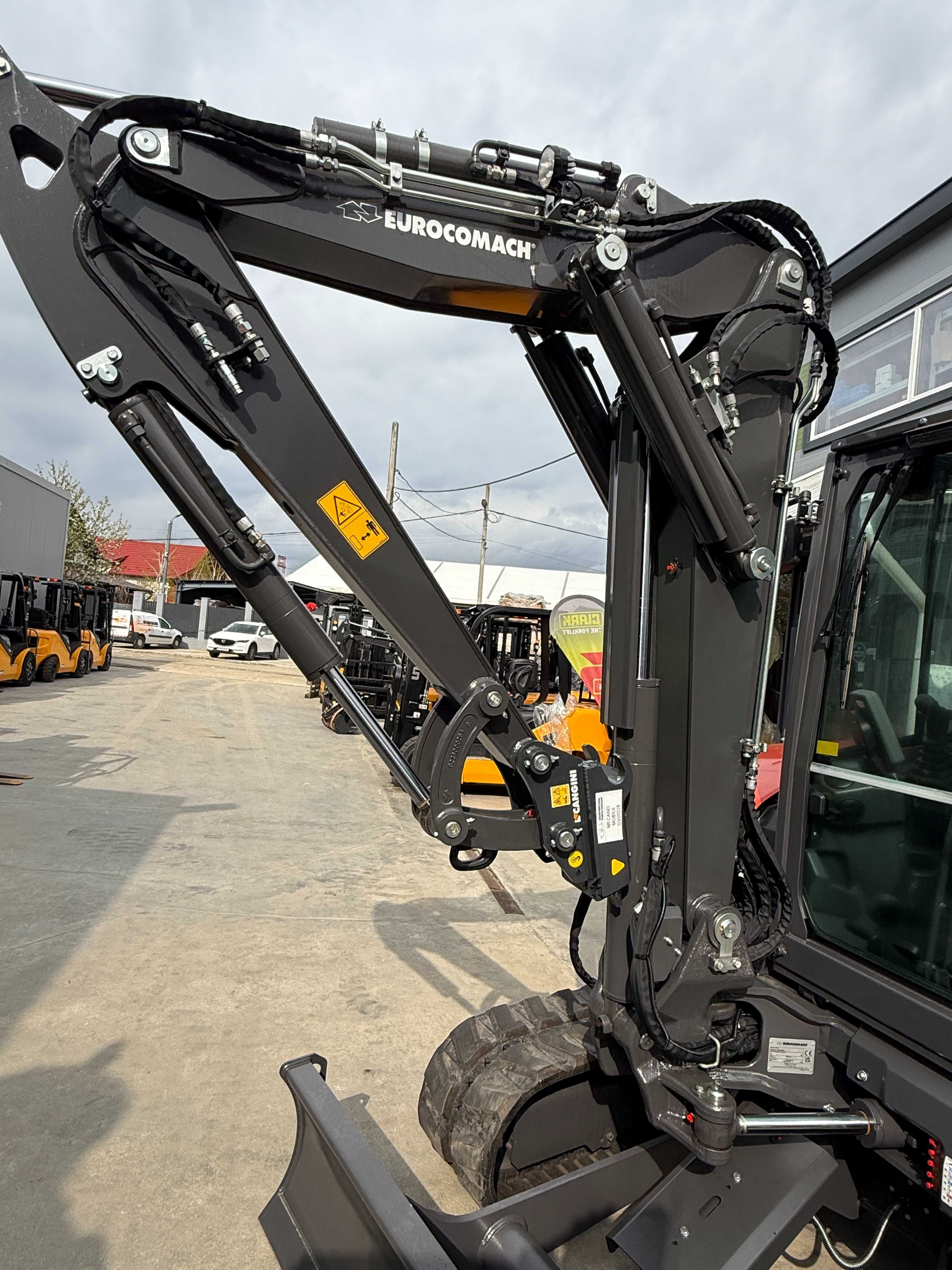 Mini Excavator NOU EUROCOMACH 55TR Italia 5,5t 5 ANI Garantie 3 Cupe