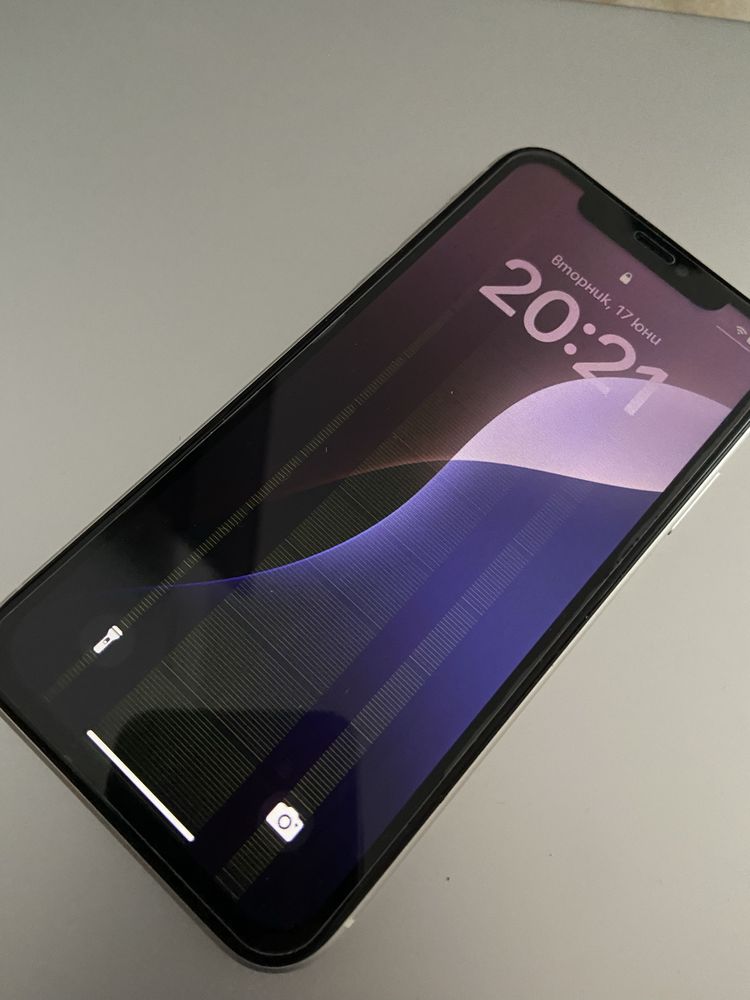 Iphone 11 за части или може да се ползва така