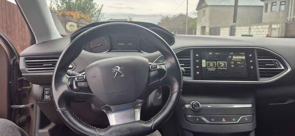 Vând peugeot 308 2015