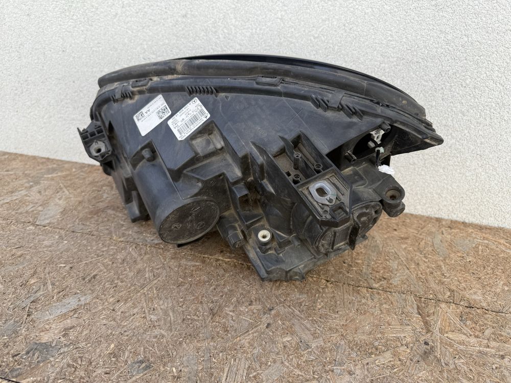 Far dreapta Mercedes GLA W156 Xenon + LED Original Europa