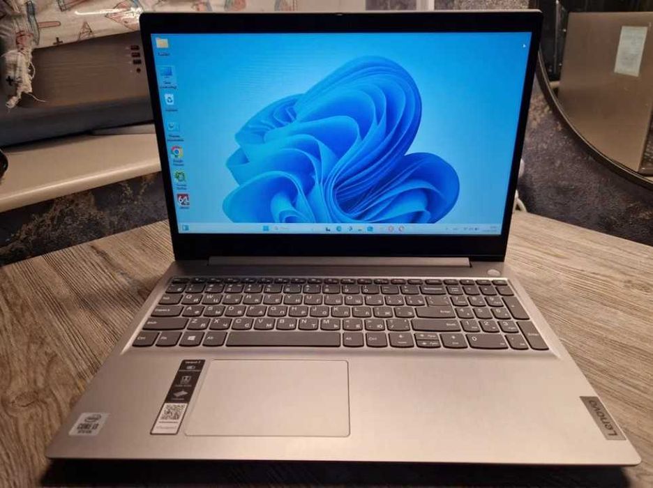 Ноутбук Lenovo Corei3 модель idiapad3 15IGL05\состояние отличное