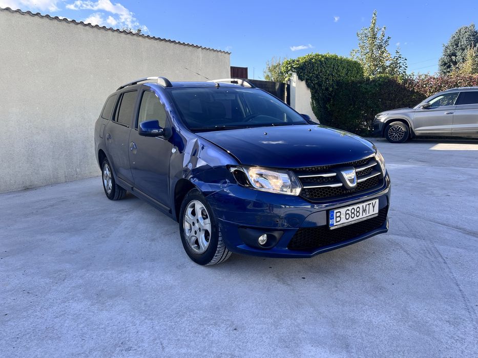 Dacia Logan usor avariat