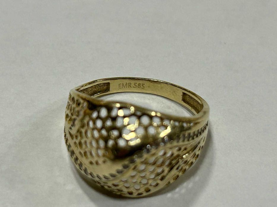 Златен пръстен 14 К 585 /3,29 гр.