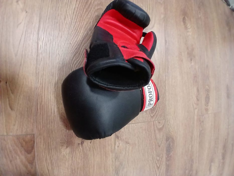 Боксови ръкавици