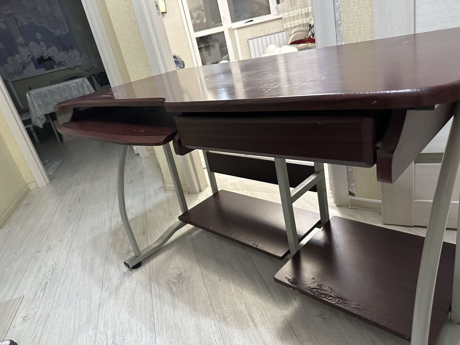Компьютерный стол