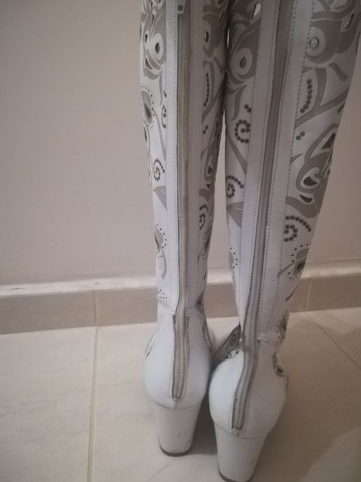 Дамски кожени ботуши