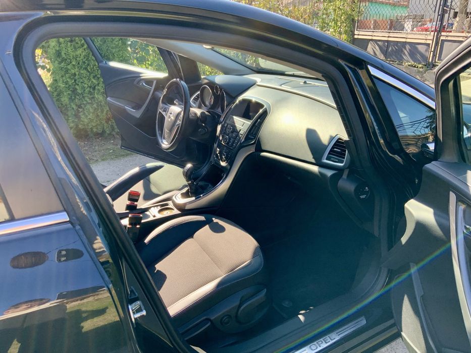 Opel Astra J  2.0 CDTI