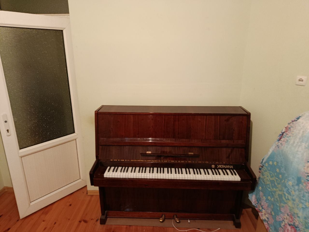 Pianina srochna sotiladi!