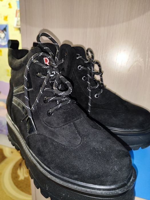 Продам зимние ботинки