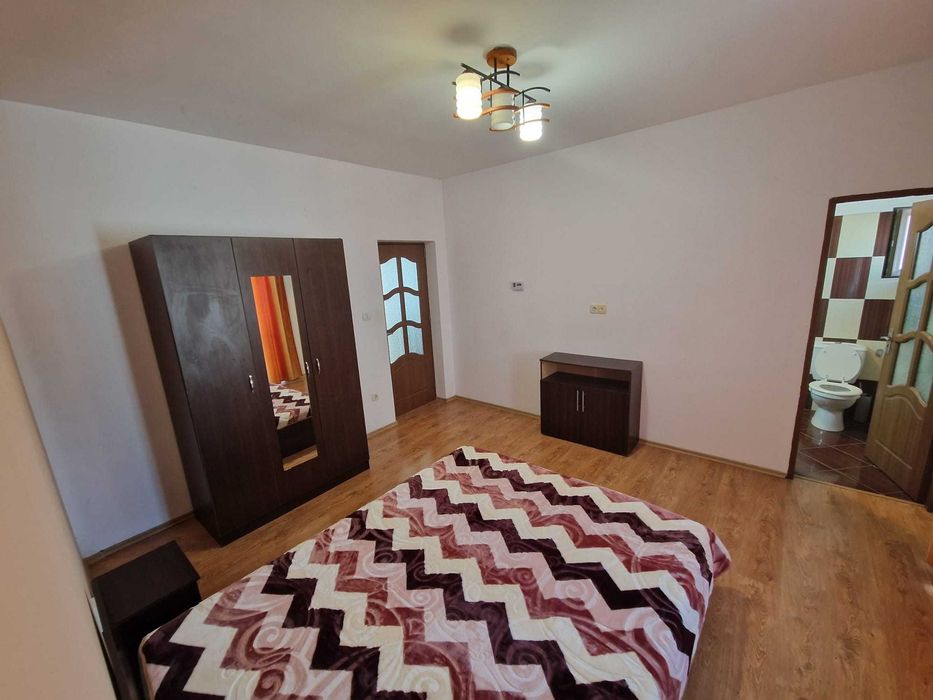 Apartament 4 camere de inchiriat