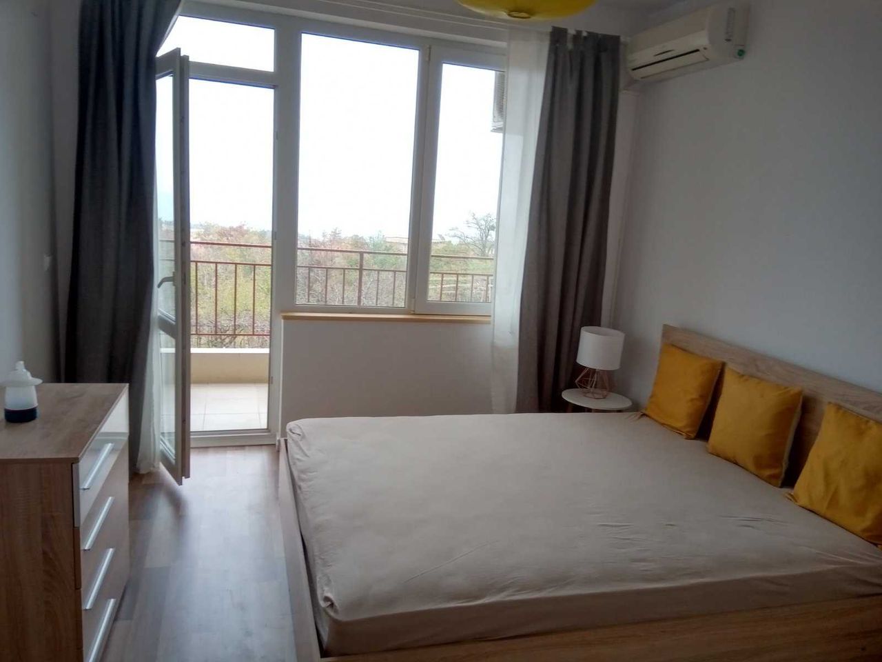 Дава се под наем Двустаен апартамент в Варна, м-т Траката - 60 кв.м за 484.5 € - Снимка #12