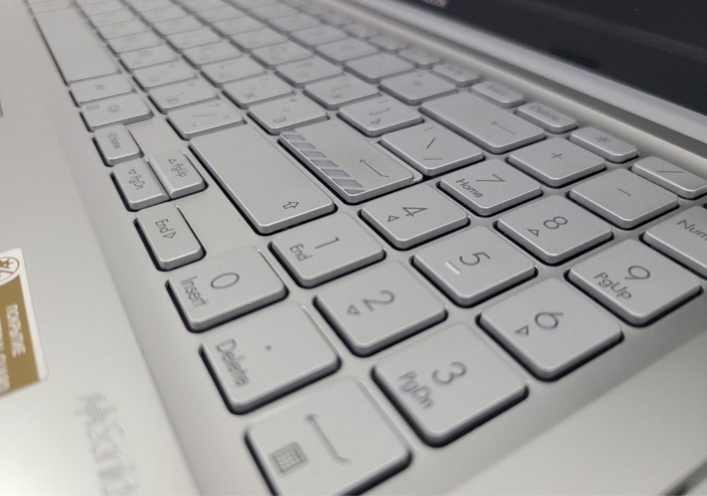 Asus vivobook Core i5/13chi avlod