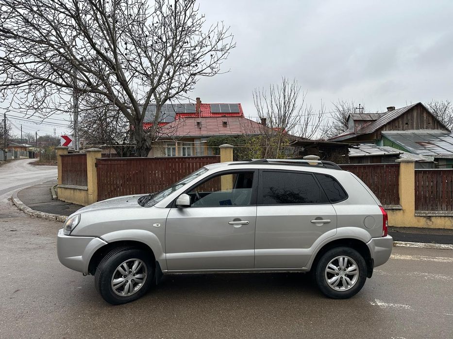 Hyundai Tucson 4x4 an 2008/ 2.7 benzină+GPL/ AUTOMAT/ Navi/ Piele!
