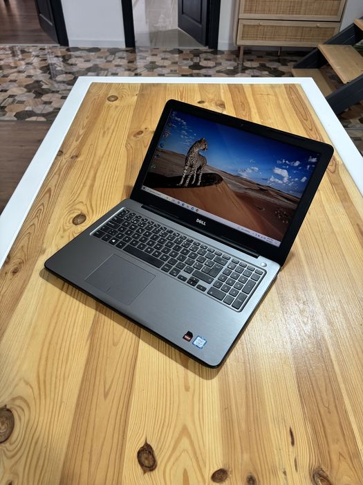 Laptop Dell gaming• Procesor i7-7th gen• Placa video 4gb• 256 ssd