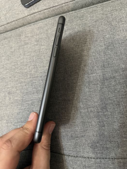 Iphone 11 64GB с кутия