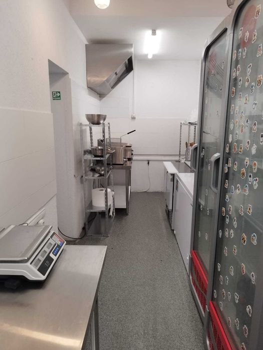 Locatie Fast Food. Afacere la cheie