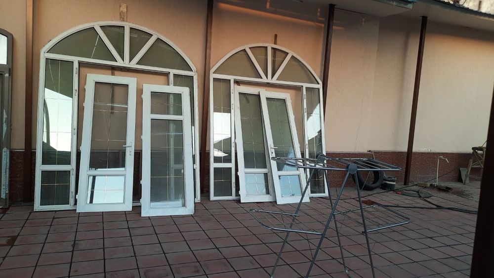 eshik.  sotiladi. va.romlar eshik qilamiz qabul. 24/7