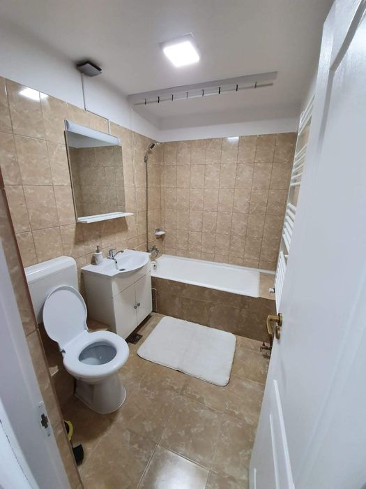 Inchiriez apartament 3 camere