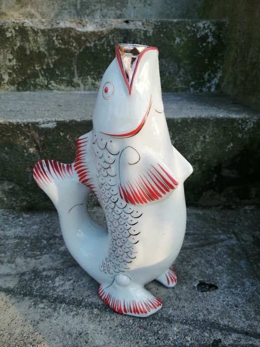 Vând vază în formă de pește