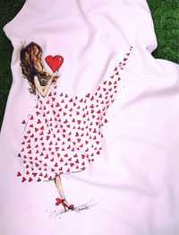 Ръчно рисувана рокля момиче със сърчица