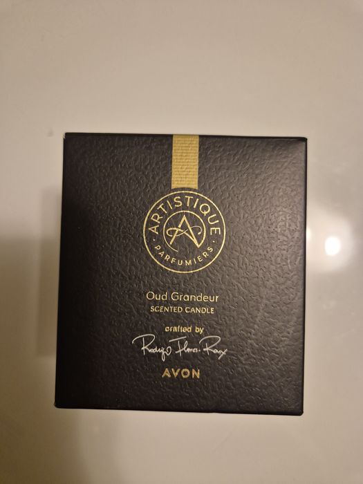 Lumanare parfumata Oud Grandeur Avon