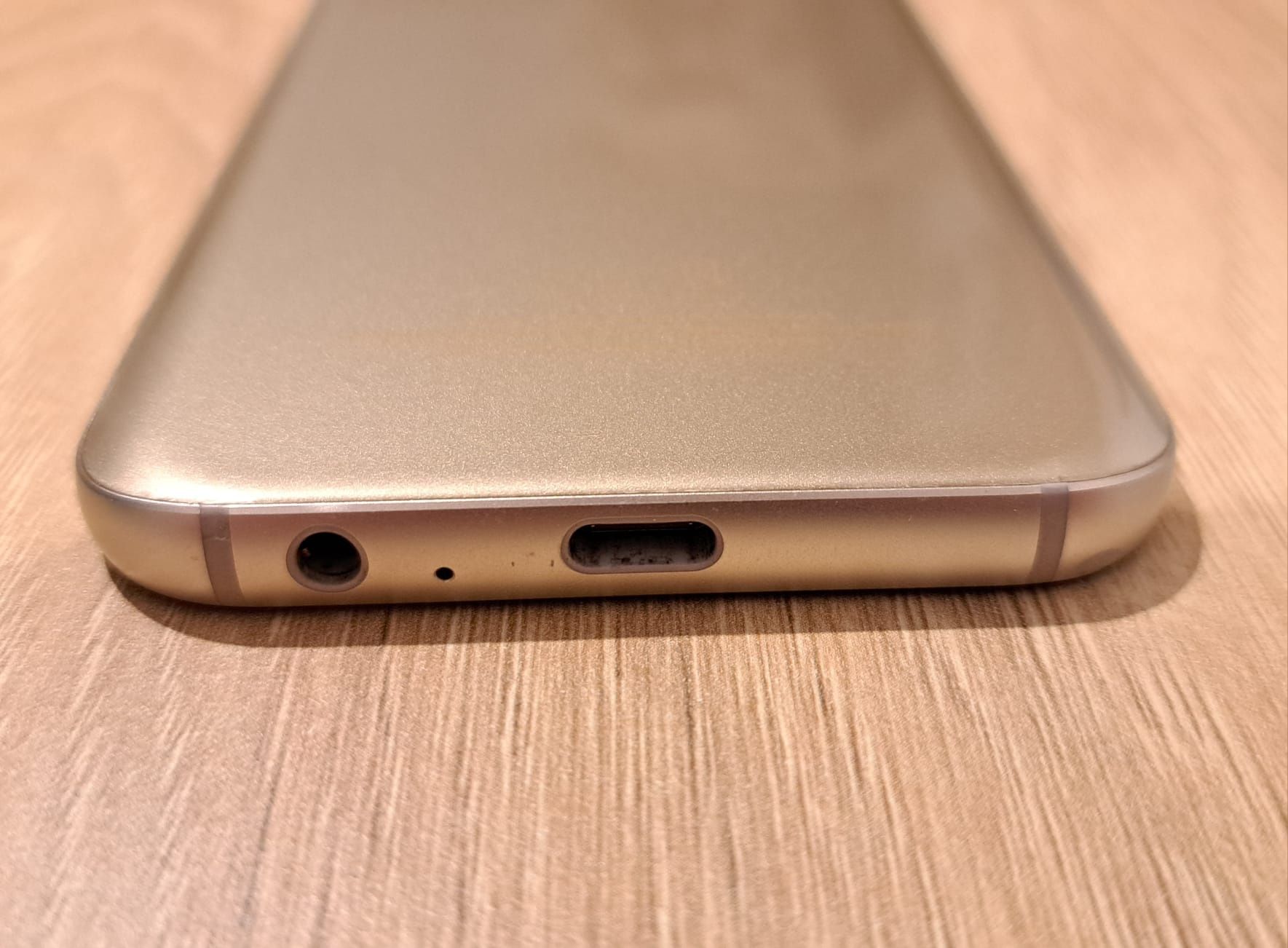 Samsung A5 2017 Gold (pachet cu accesorii)