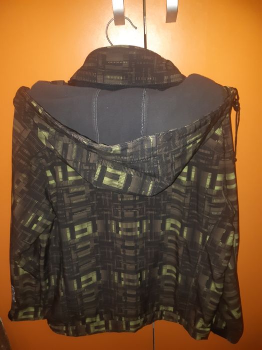 Vând scurtă de primăvară-toamnă 128 cm