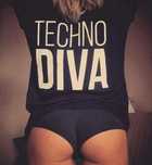 Дамска тениска с къс ръкав и надпис на гърба Techno Diva