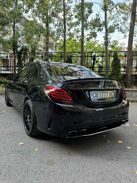 Mercedes C220d / AMG 6.3 s line / Keyless / Distronic / Head-up