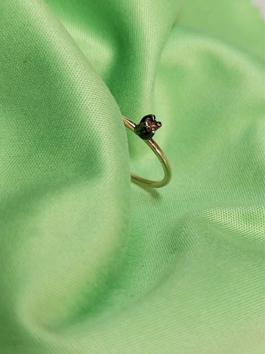 Нов златен пръстен с естествен диамант