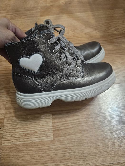 Демисезонные ботинки для девочки, 32р., в отличном состоянии