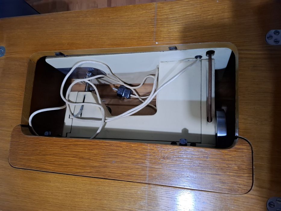 Masina de cusut Veronica an 1980