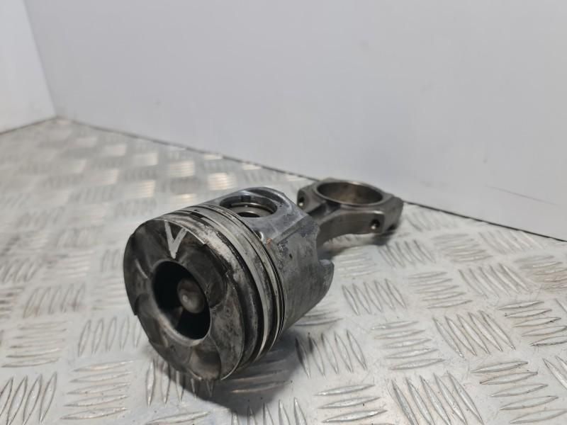 Piston cu biela Opel Vivaro 2.5 dCi G9U-650; G9U-630; G9U-632