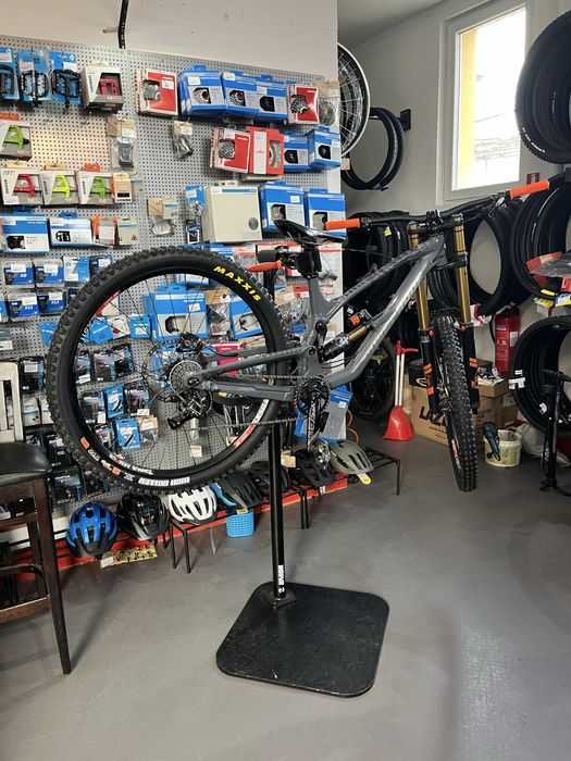 Nukeproof dissent DH 2022