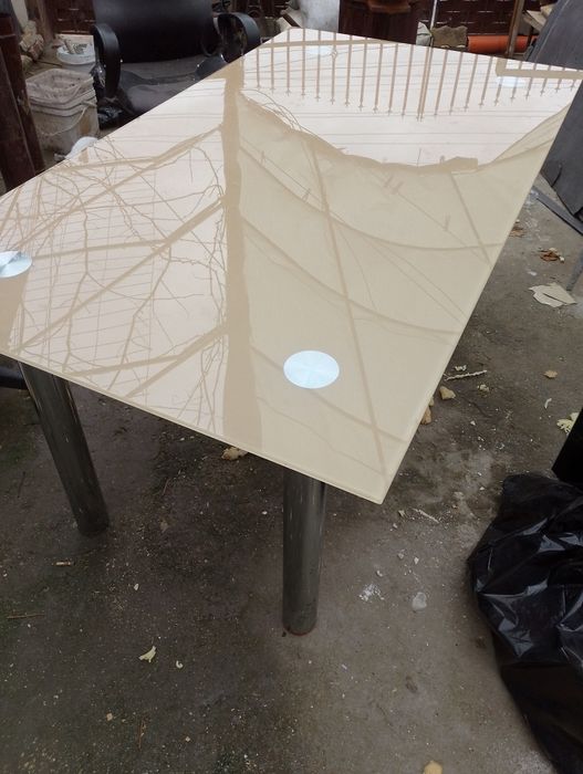 Трепезарна маса в добро състояние