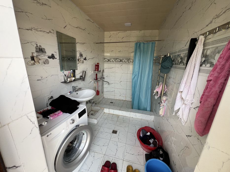 Дом селекция 5 соток 6 комнаты,цена 115000 у.е