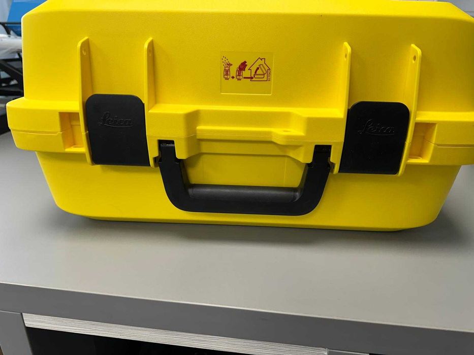 Vând stație totală Leica iCON iCB50