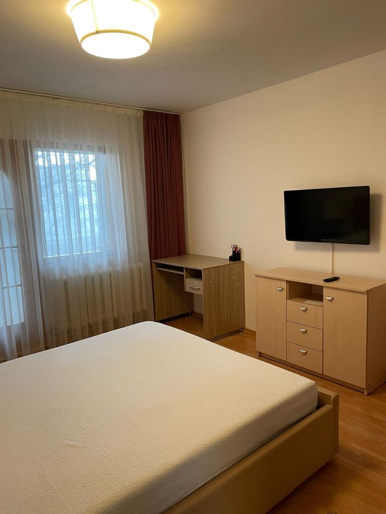 Proprietar - inchiriez apartament 2 camere, Nicolina (zona Selgros)