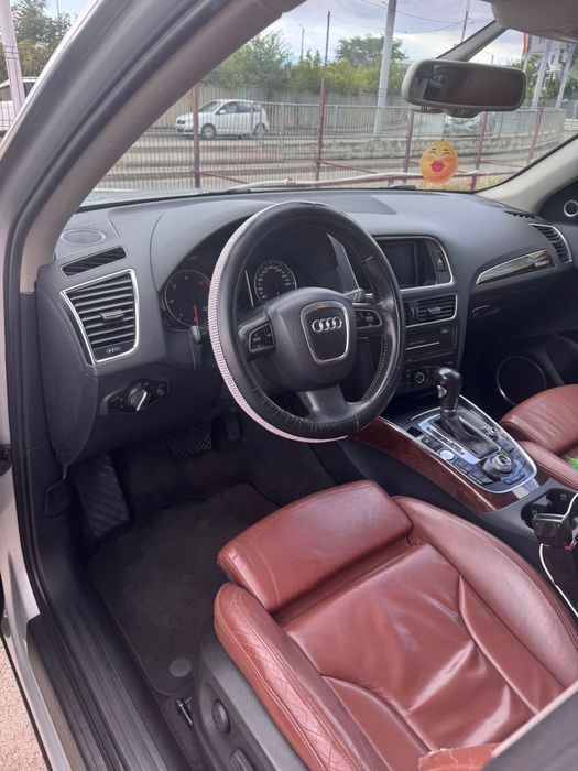 Audi q5 3.0 an 2011 si Ford Customs 2015 8+1 full
