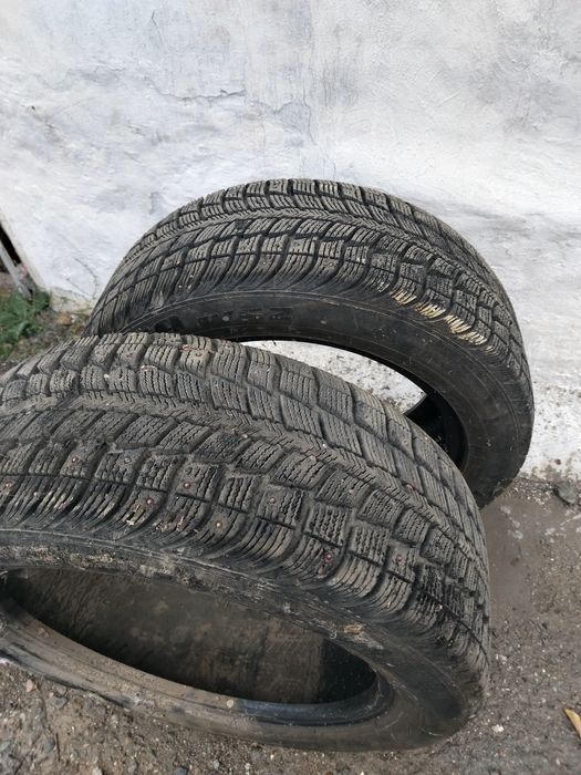 Зимняя шипованная резина 215/55/17