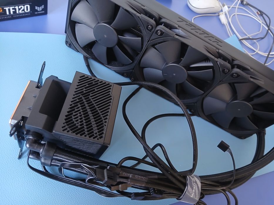 Asus Rog Ryujin III  360 nou nefolosit