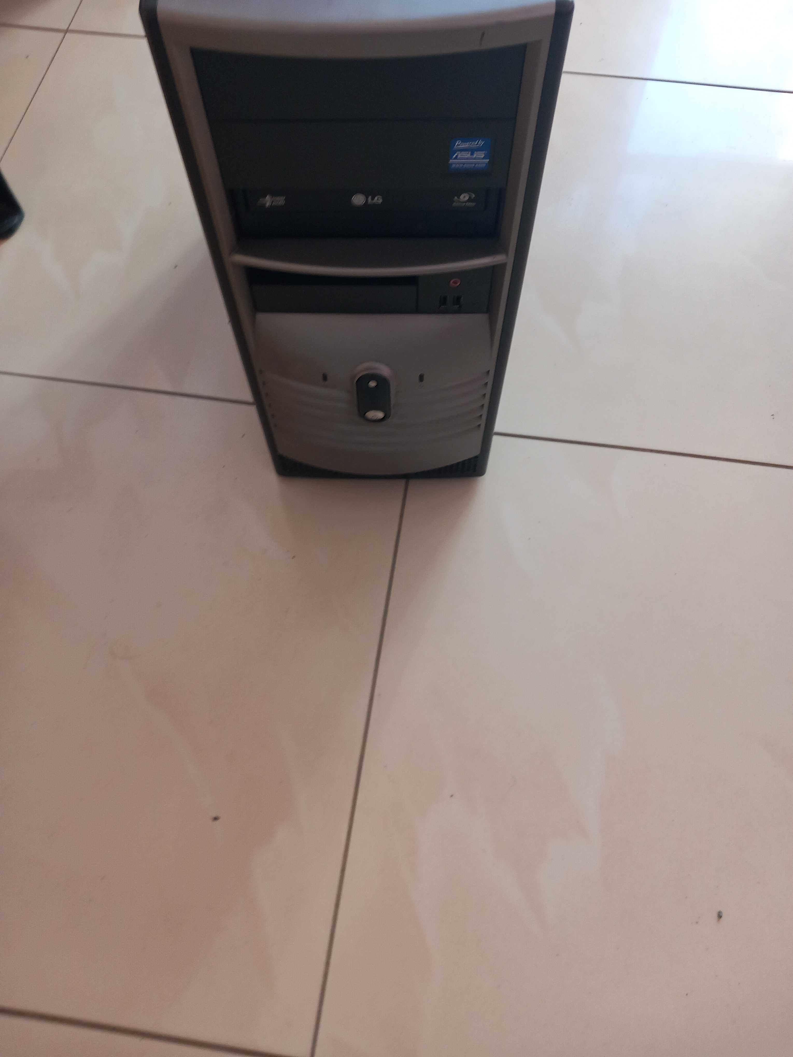 Продава се работещ компютър ASUS P5KPL-CM
