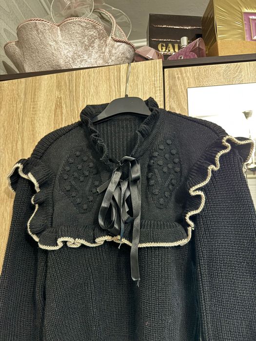 Дамски къс пуловер