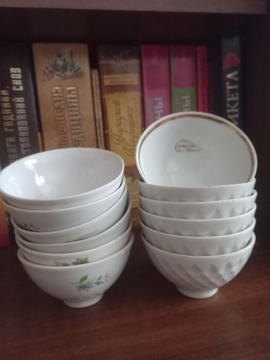 Продам средние ,маленькие пиалы,тарелки