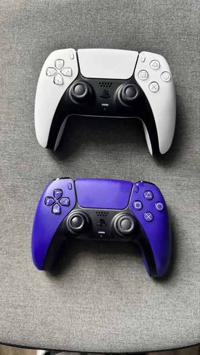 Consola PS5 825 GB doua manete digital edition slim