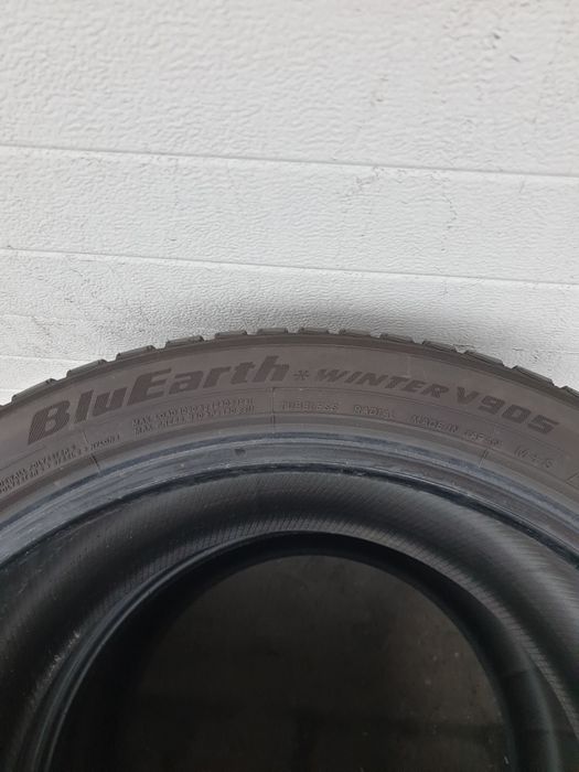 Зимни гуми 2 броя YOKOHAMA Bluearth 315 35 R21 дот 2020