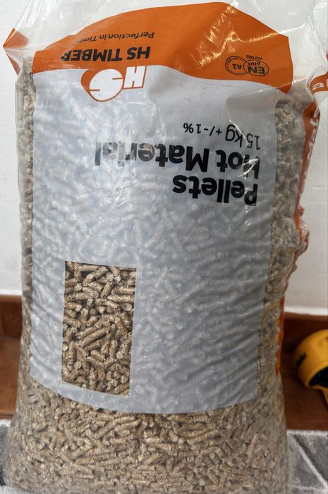 Set accesorii pentru pisici (litiera, asternut,mancare, zgardita)