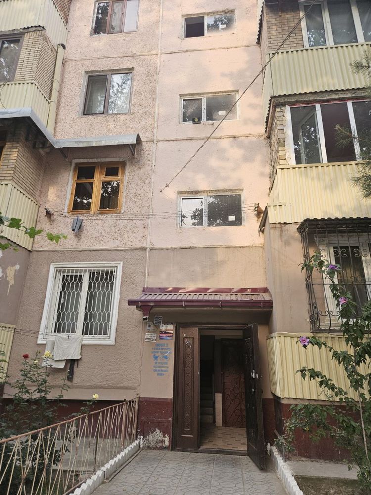 Сдается трехкомнотная квартира в Микроройоне.