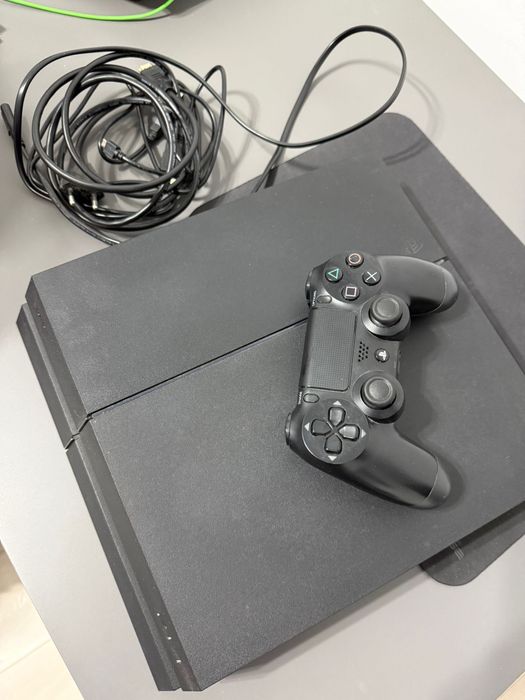 Vand PS4 cu capacitatea de 1TB